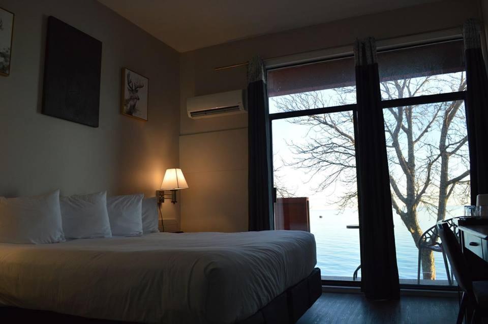 Driftwood Inn Сешелт Екстериор снимка