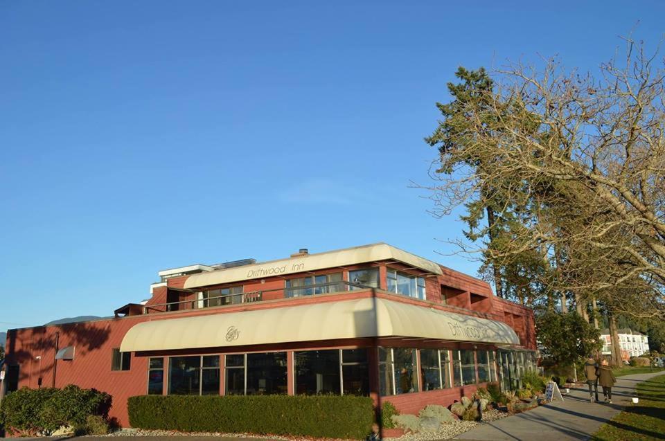 Driftwood Inn Сешелт Екстериор снимка